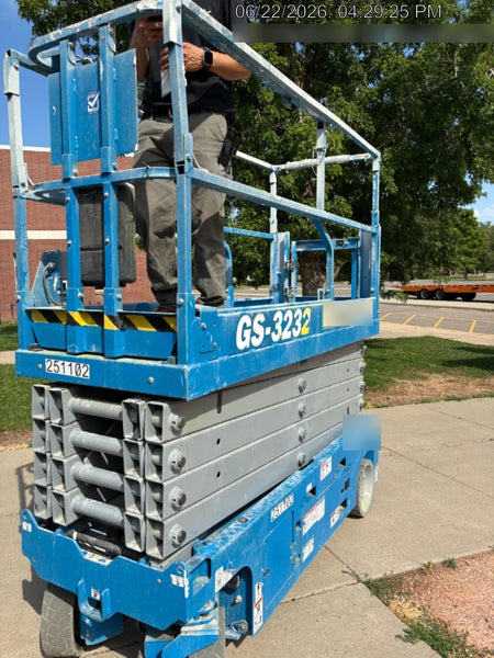 2022 GENIE GS-3232