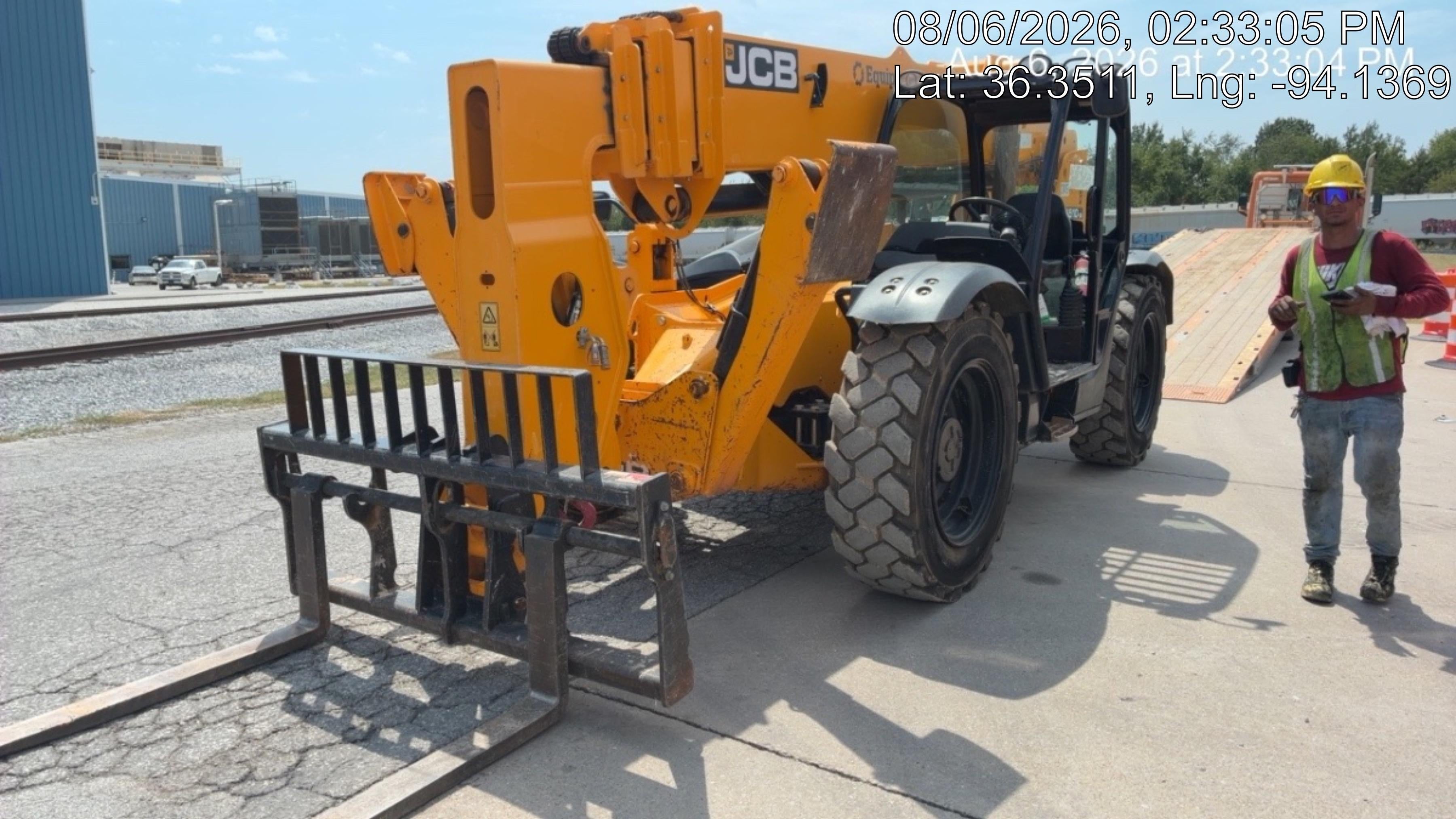 2023 JCB 510-56