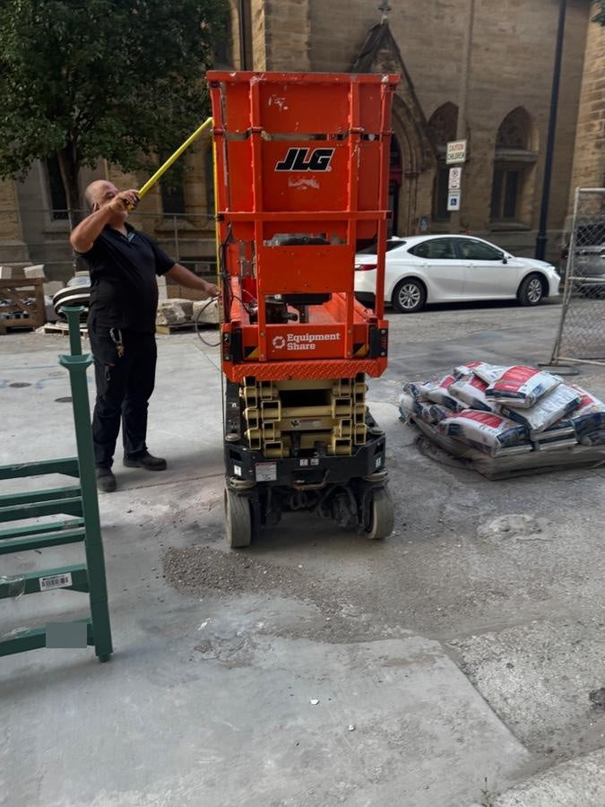 2023 JLG ES1932