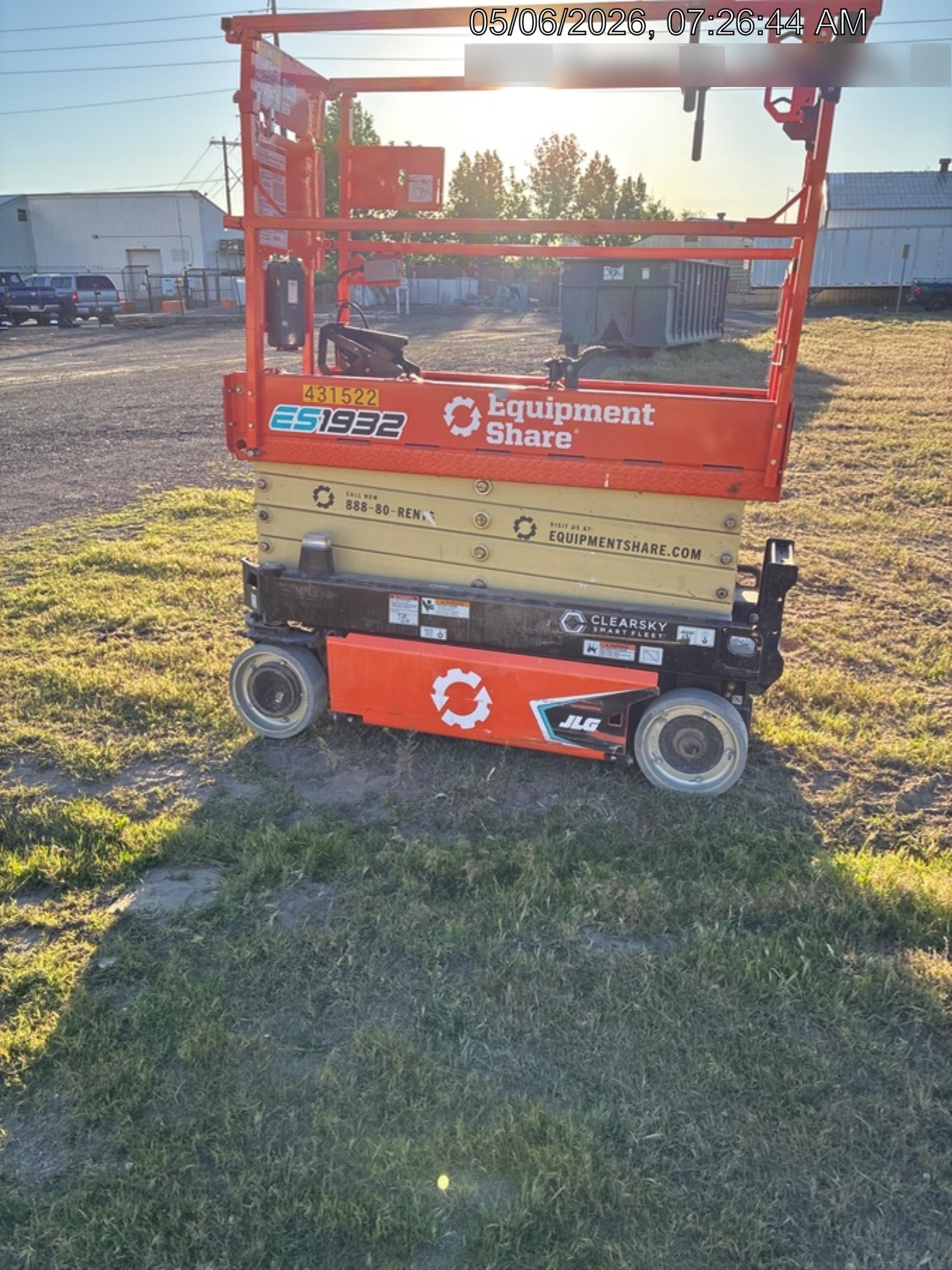 2024 JLG ES1932