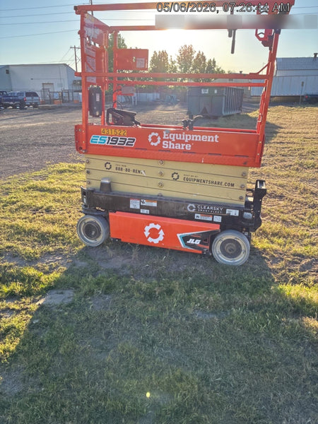 2024 JLG ES1932