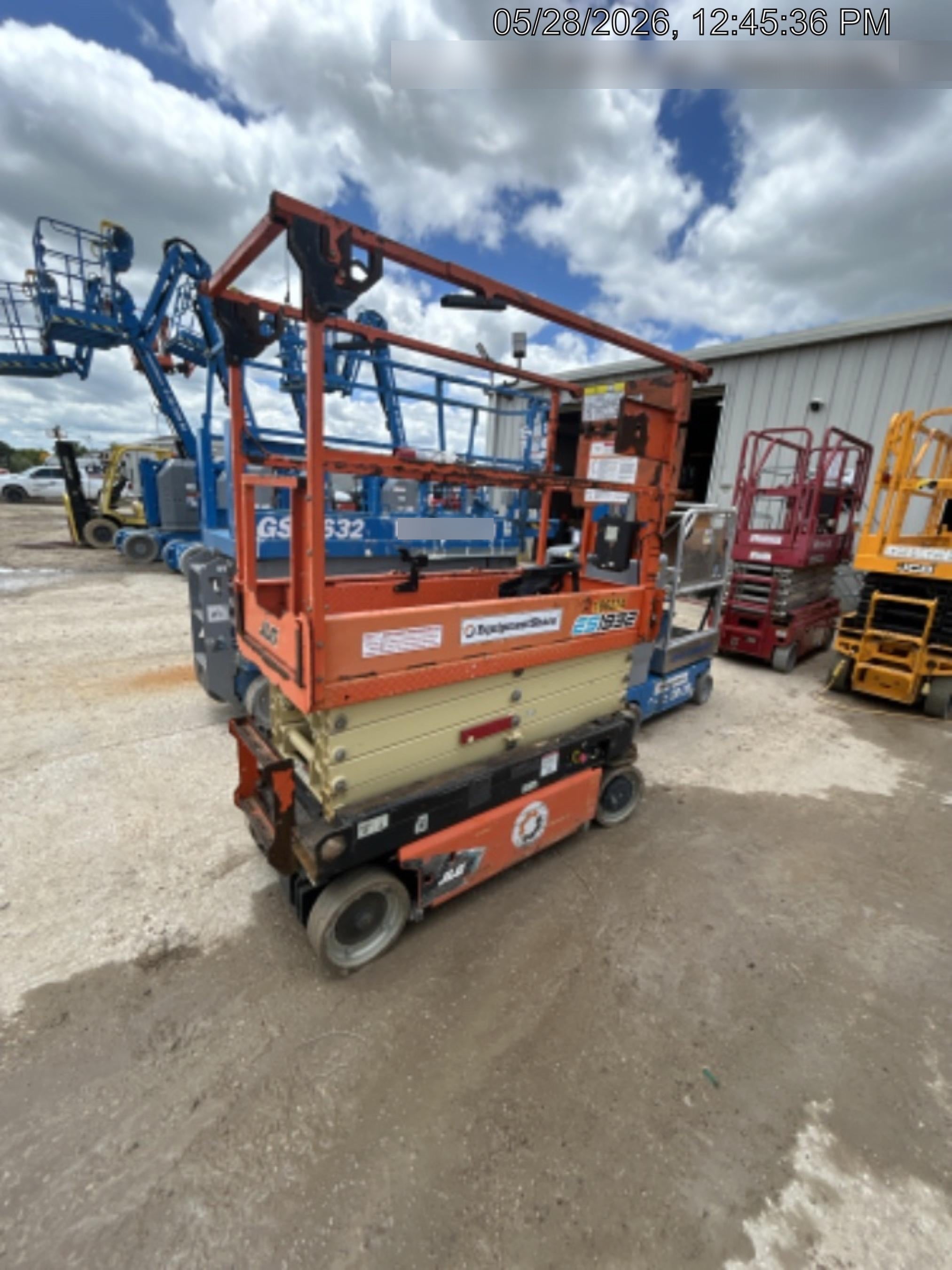2021 JLG ES1932