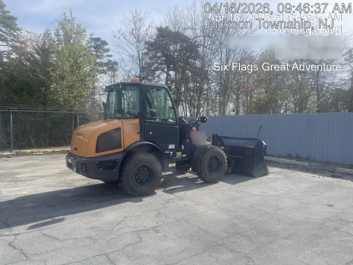 2023 CASE 121F