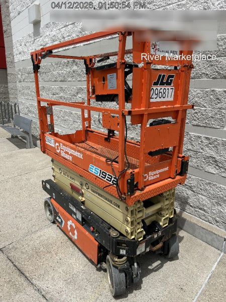 2023 JLG ES1932