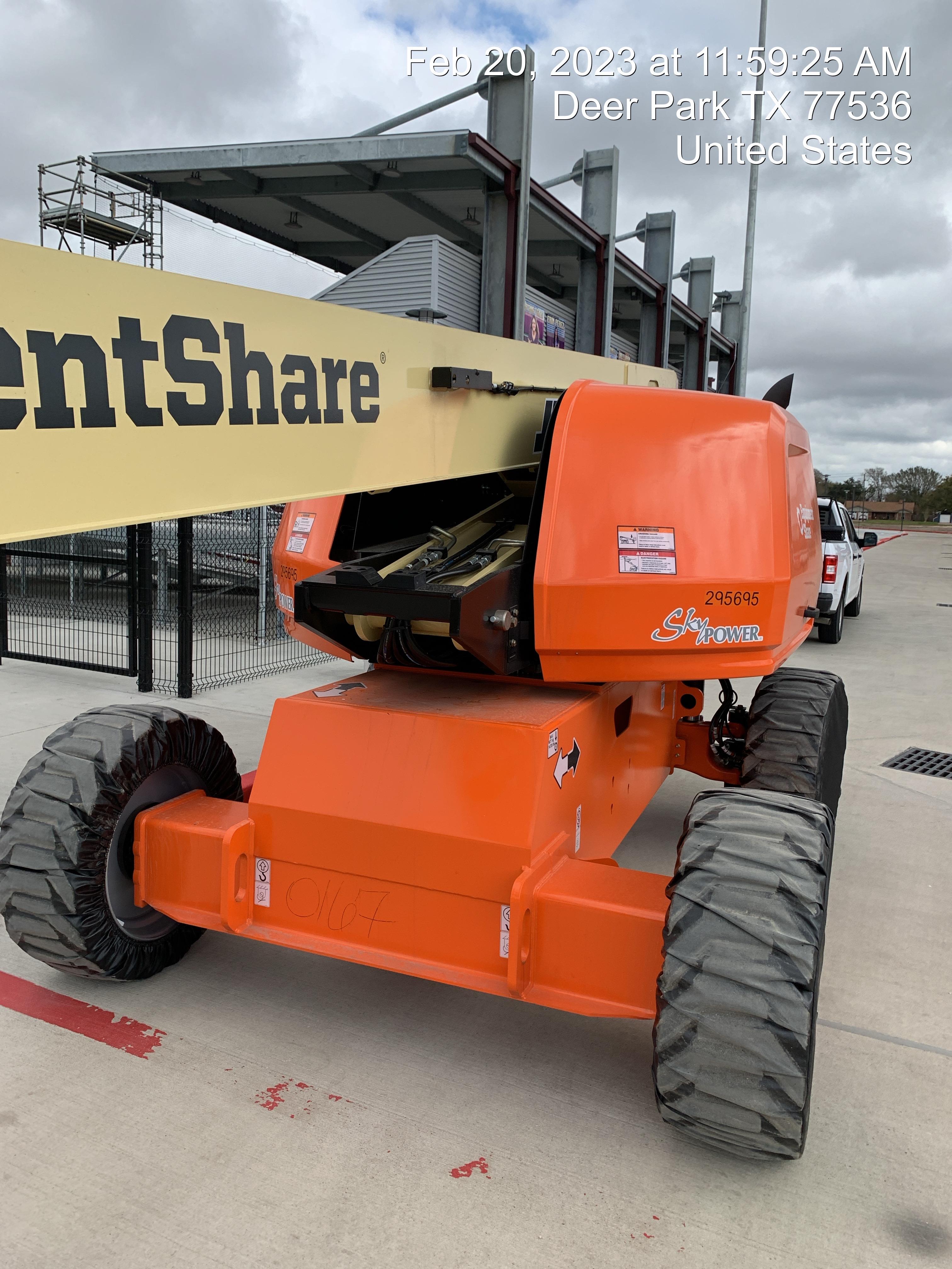 2023 JLG 660SJ