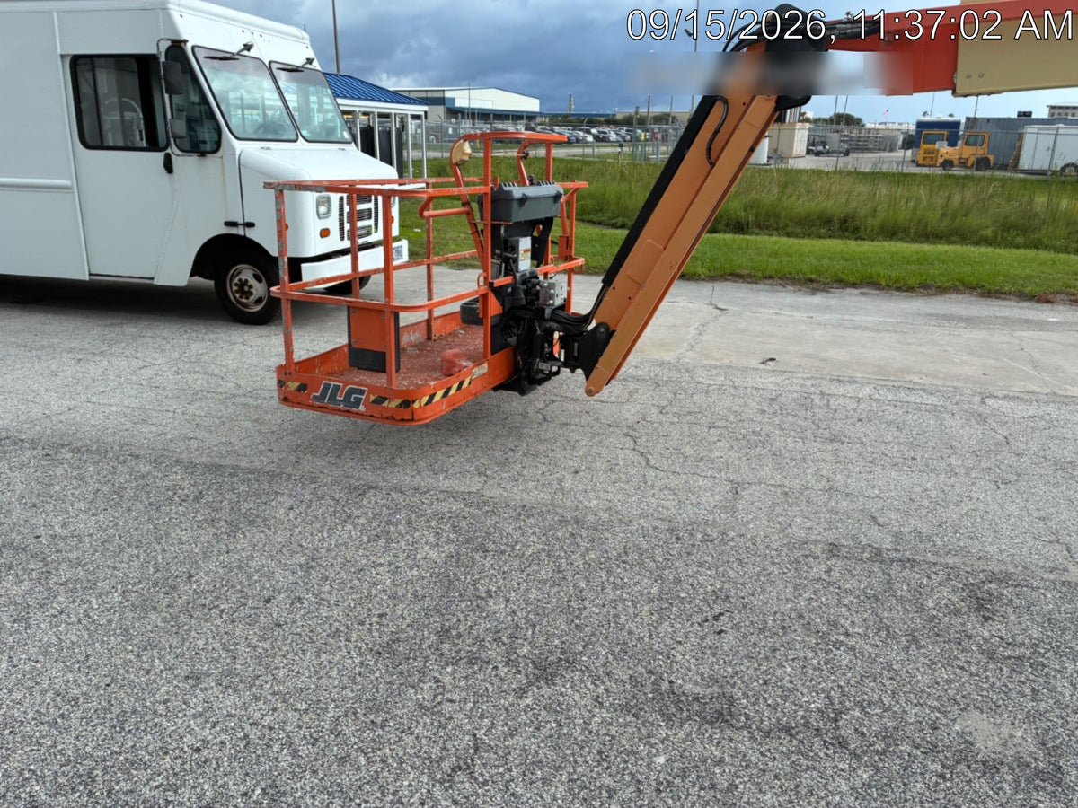 2023 JLG 800AJ