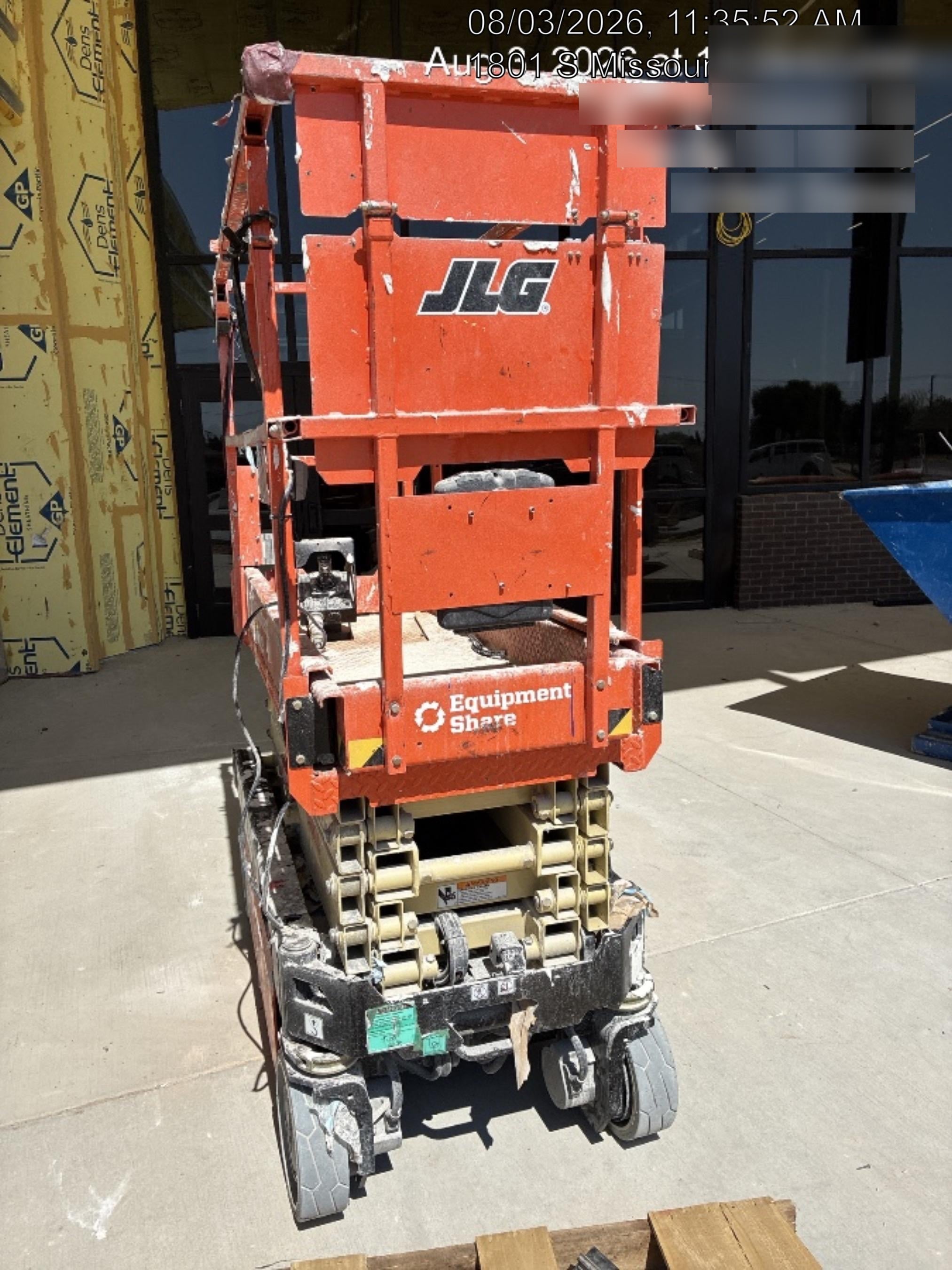 2025 JLG ES1932