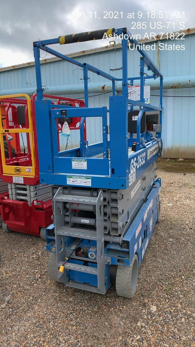 2019 Genie GS-2632 Folding rails with half height swing gate