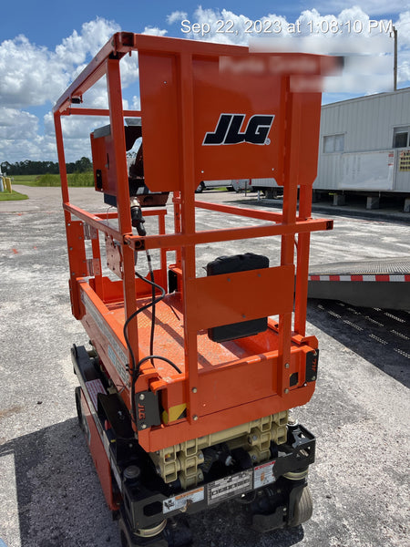 2022 JLG ES1330L