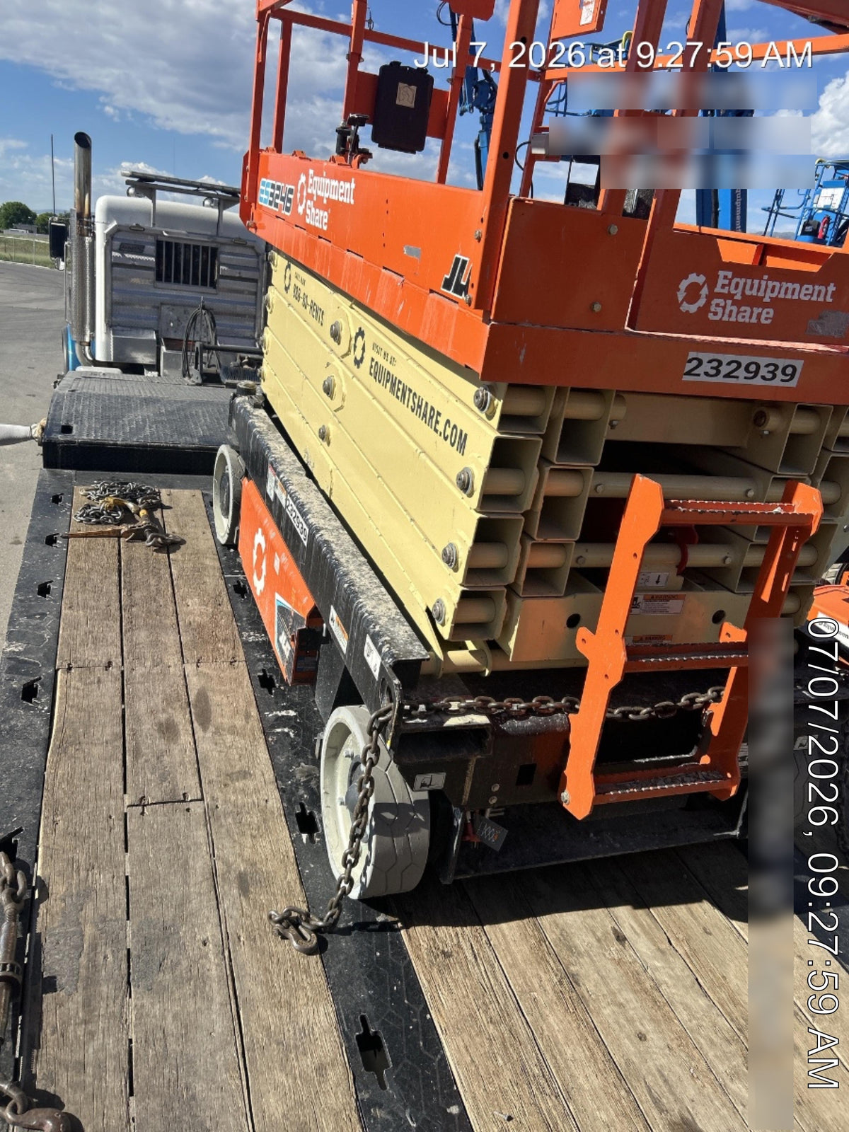 2022 JLG ES3246