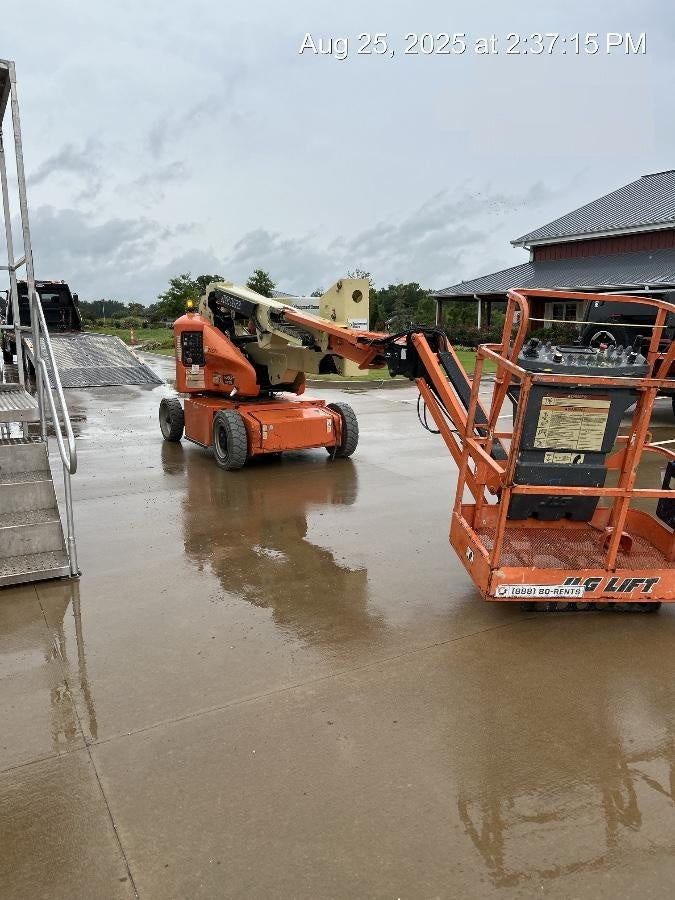 2018 JLG E400AJP