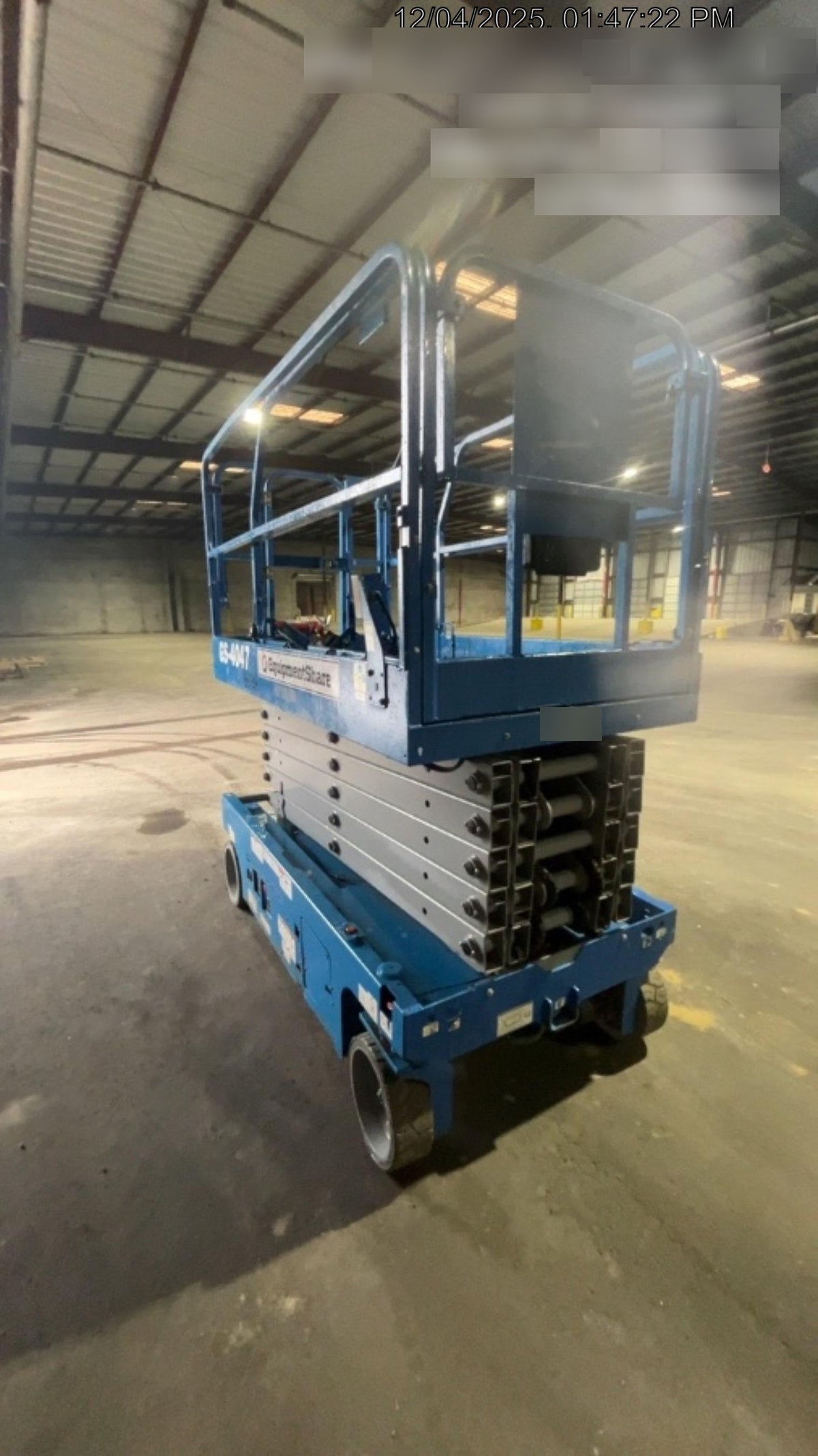 2019 Genie GS-4047 Folding rails with half height swing gate
