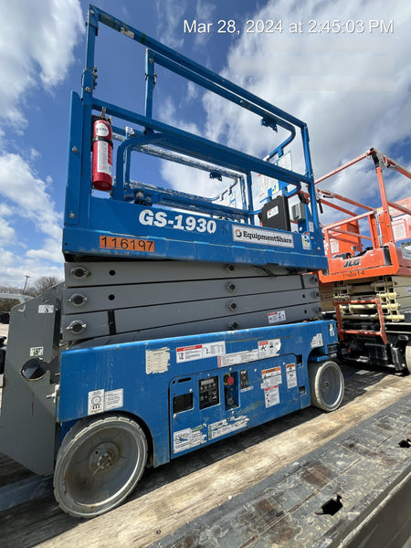 2020 Genie GS-1930 Solid Non Marking Tires, Beacon, Folding rails with half height swing gate