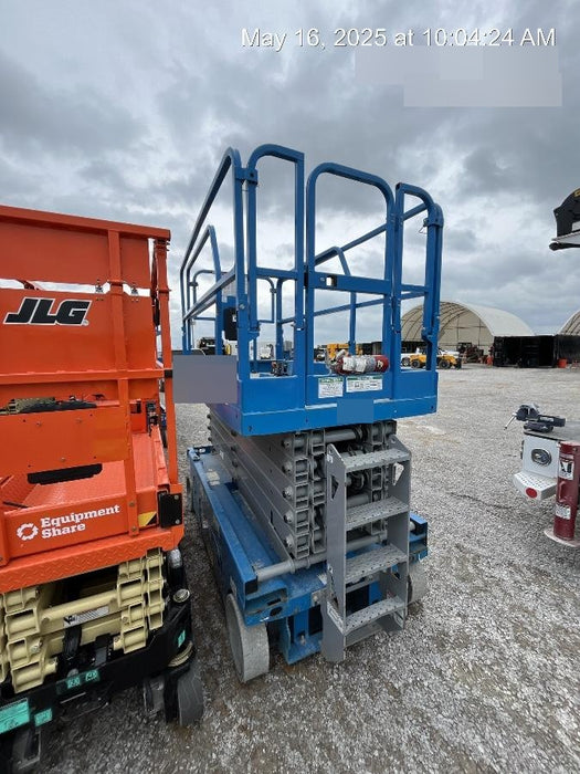 2019 Genie GS-4047 Folding rails with half height swing gate