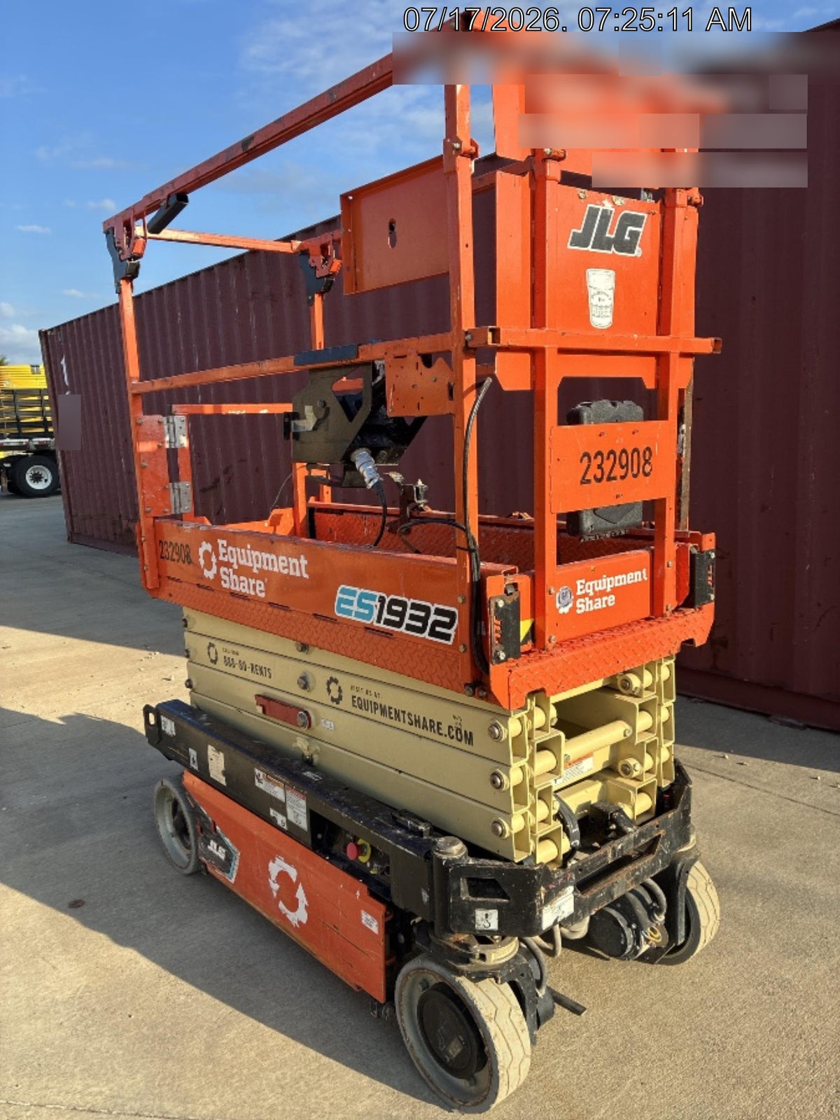 2022 JLG ES1932