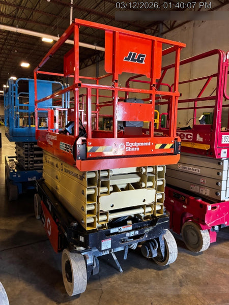 2022 JLG ES3246