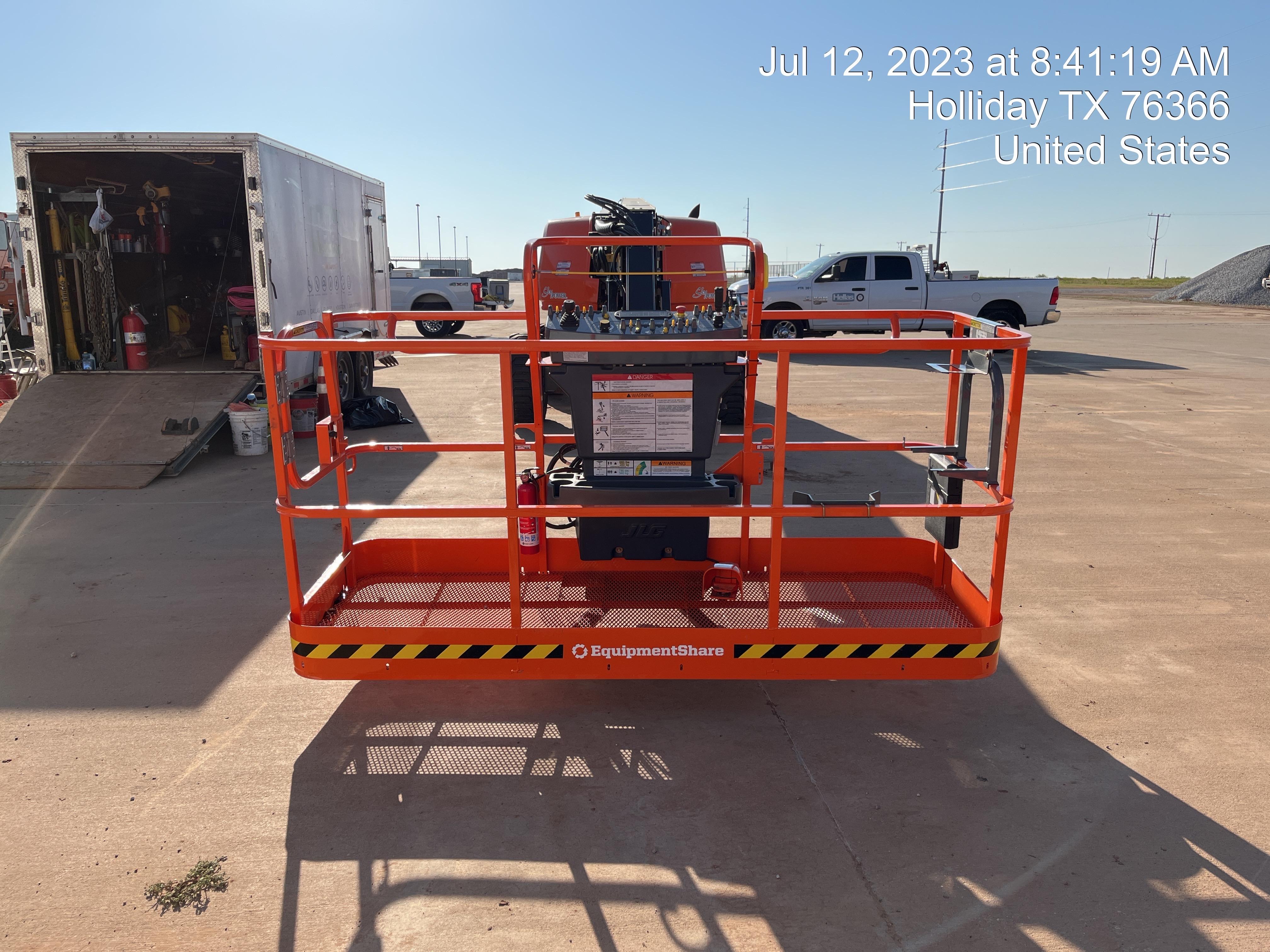 2023 JLG 660SJ