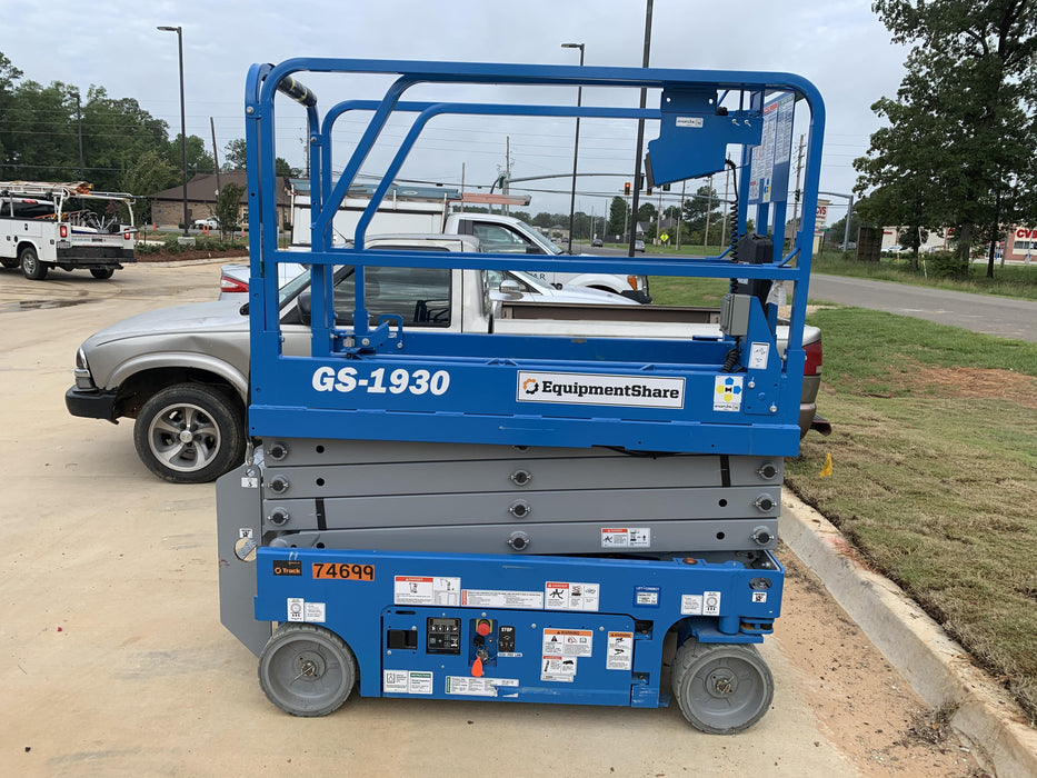 2020 Genie GS-1930 Fixed rails with chain entry gate - Pre A92.20