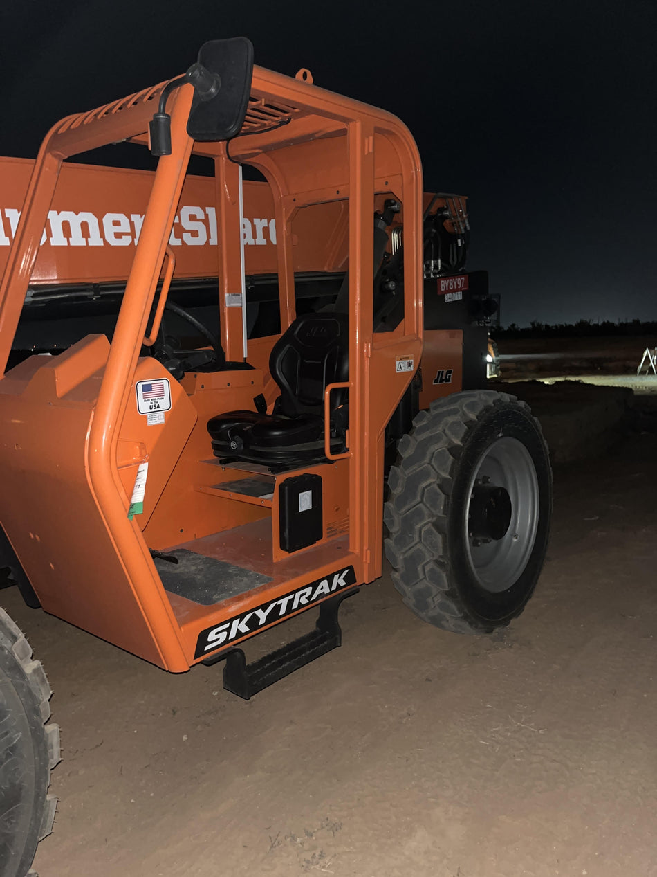 2023 SKYTRAK 8042