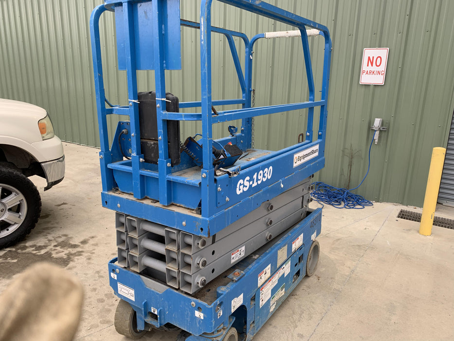 2019 Genie GS-1930 Fixed Rails with Chain Entry