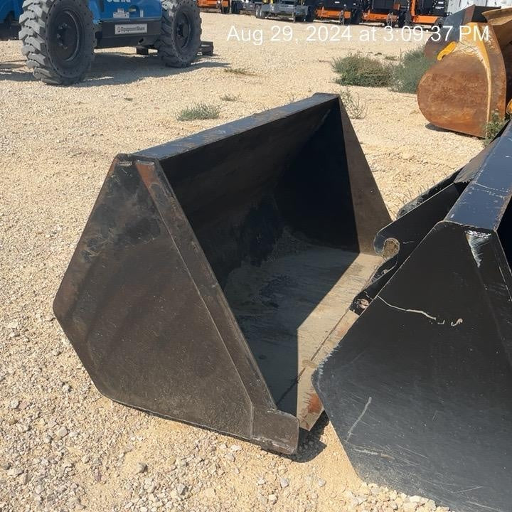 2023 JLG 1001100822