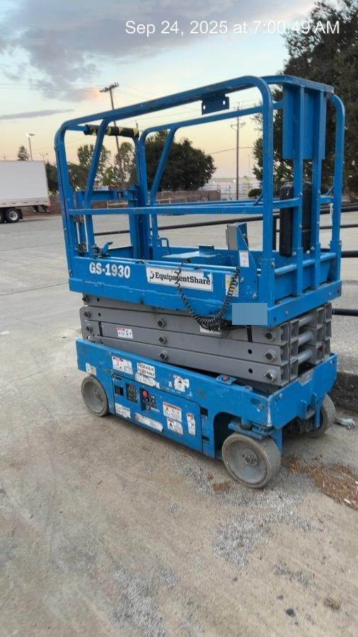 2019 Genie GS-1930 Half Height Swing Gate, 800W Inverter
