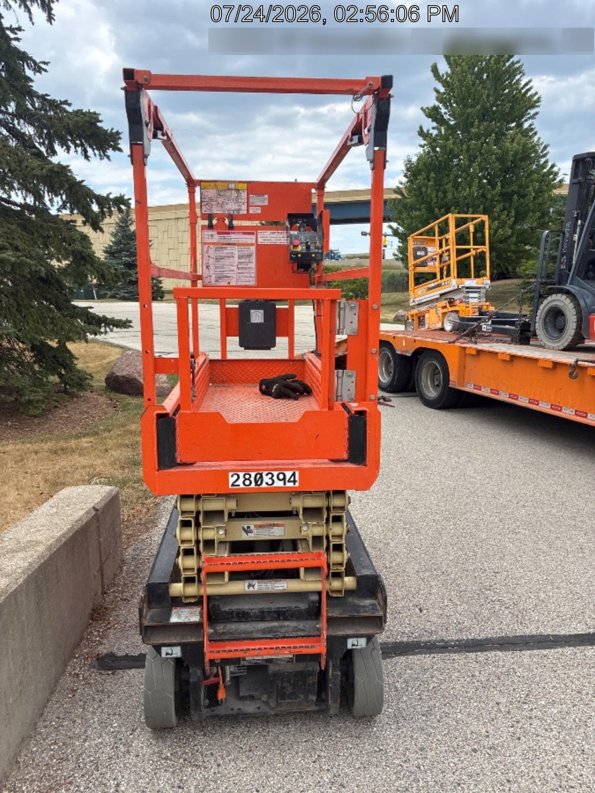 2022 JLG ES1932