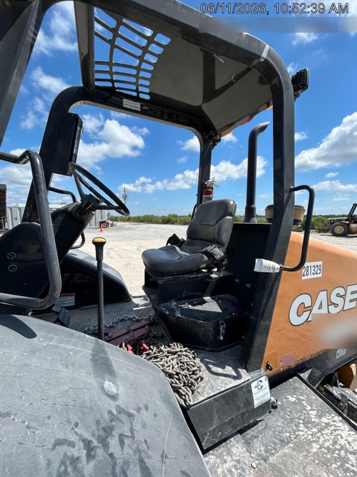 2023 CASE 588H