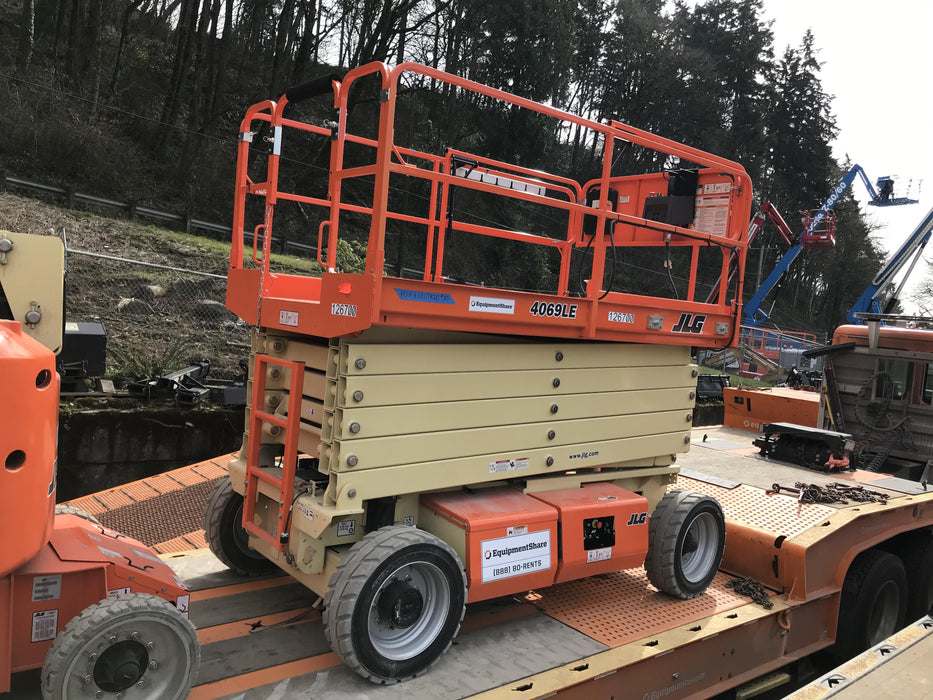 2021 JLG 4069LE