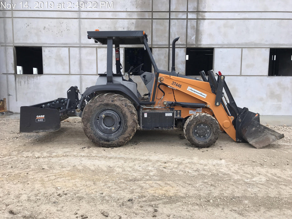 2019 Case 570N EP Canopy, 4WD, GP Front Bucket, Dual Tilt Cylinder, 84" Box Blade w/ Scarifier, Wheel Weights, Beacon