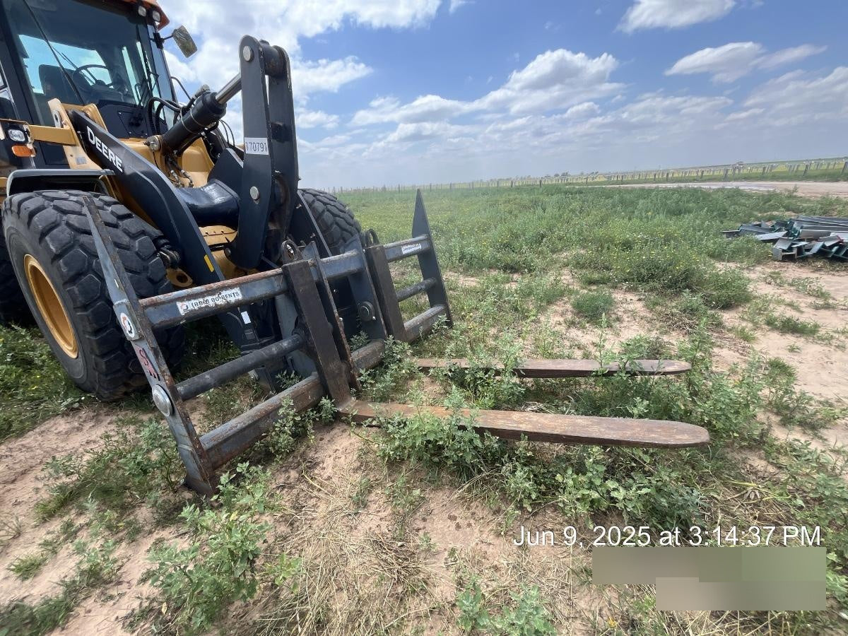 2022 SOLESBEE 96" Loader Fork Carriage - Solesbee