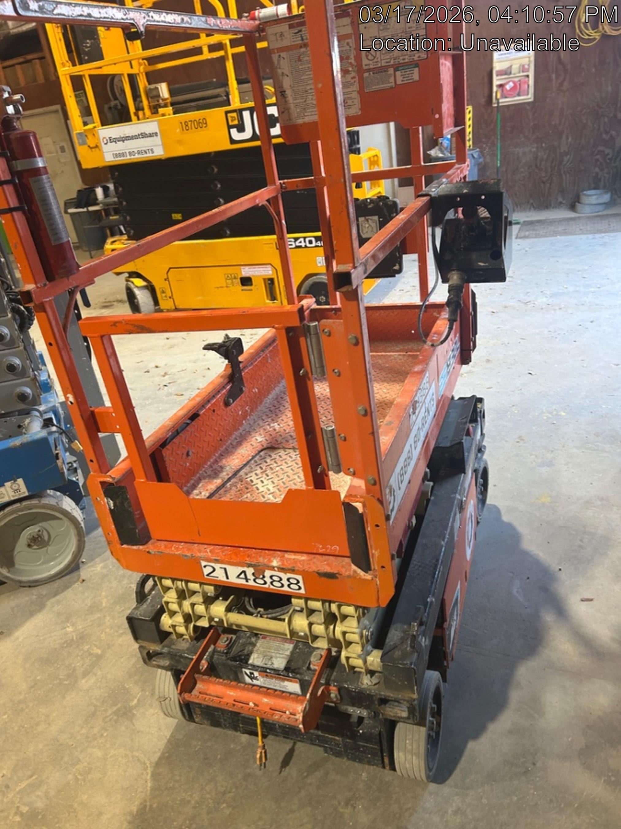 2022 JLG ES1330L