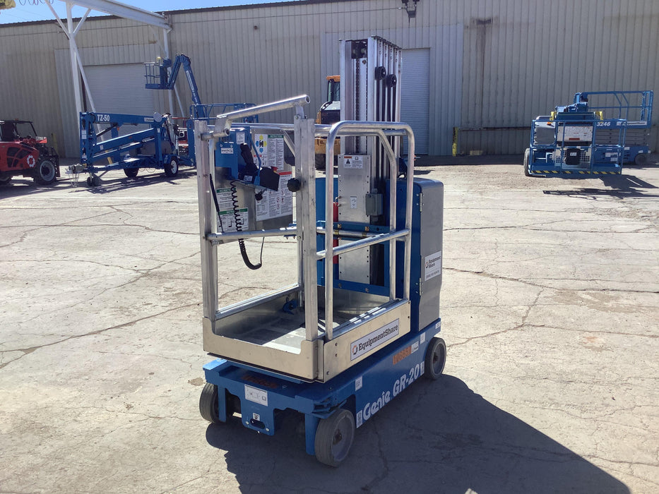 2020 GENIE GR-20