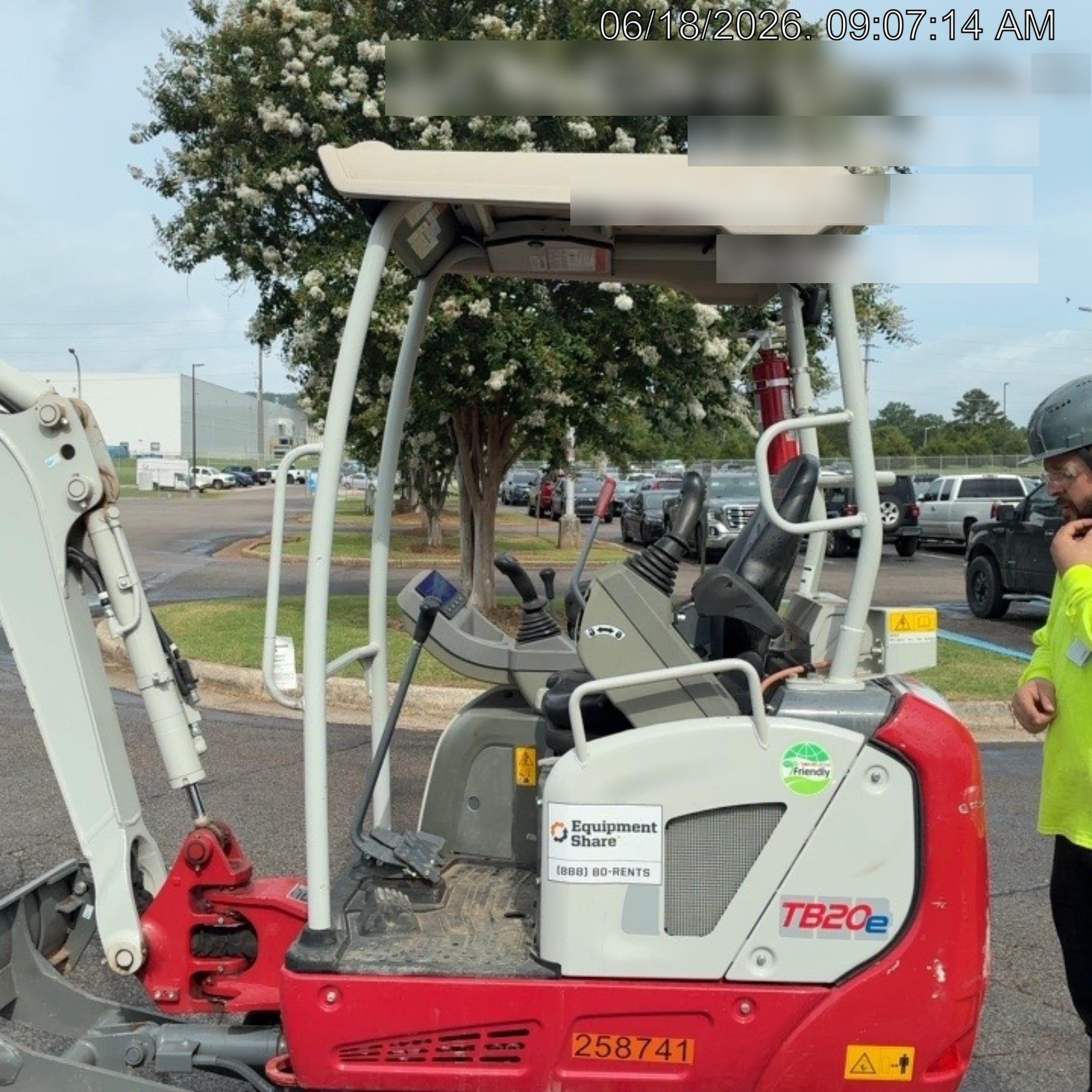2022 TAKEUCHI TB20e