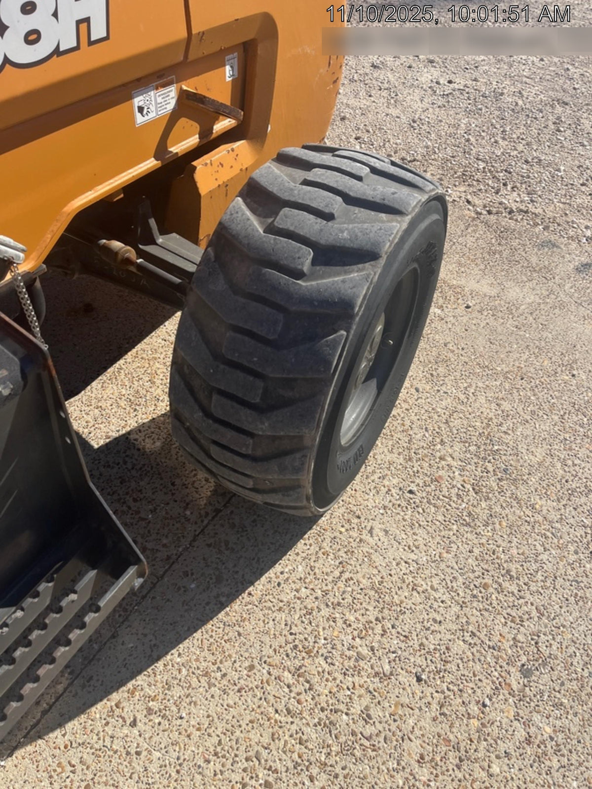 2019 CASE 588H