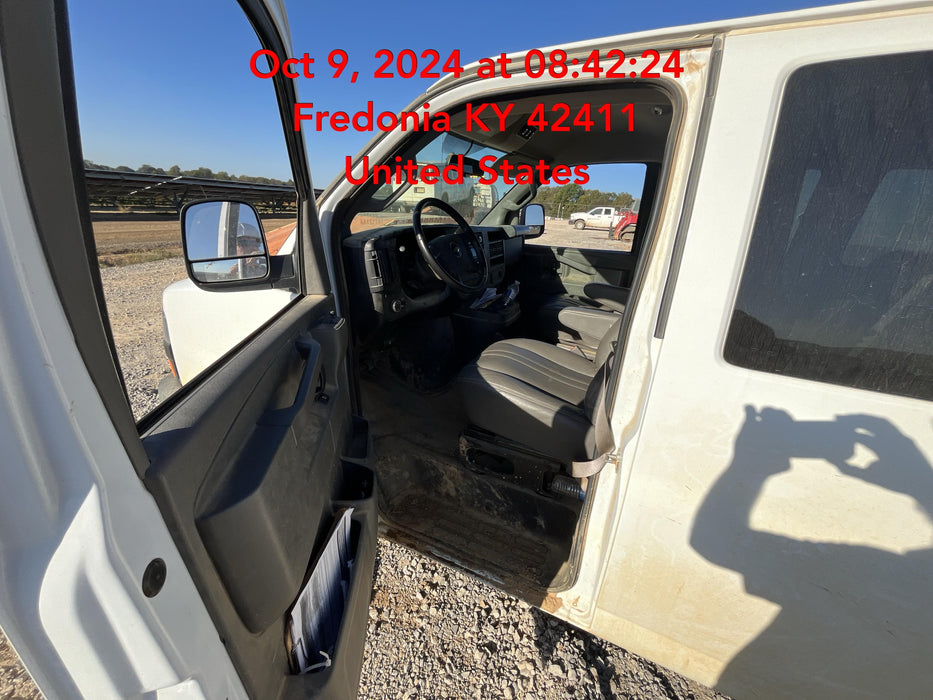 2023 CHEVROLET Express Van - Rental