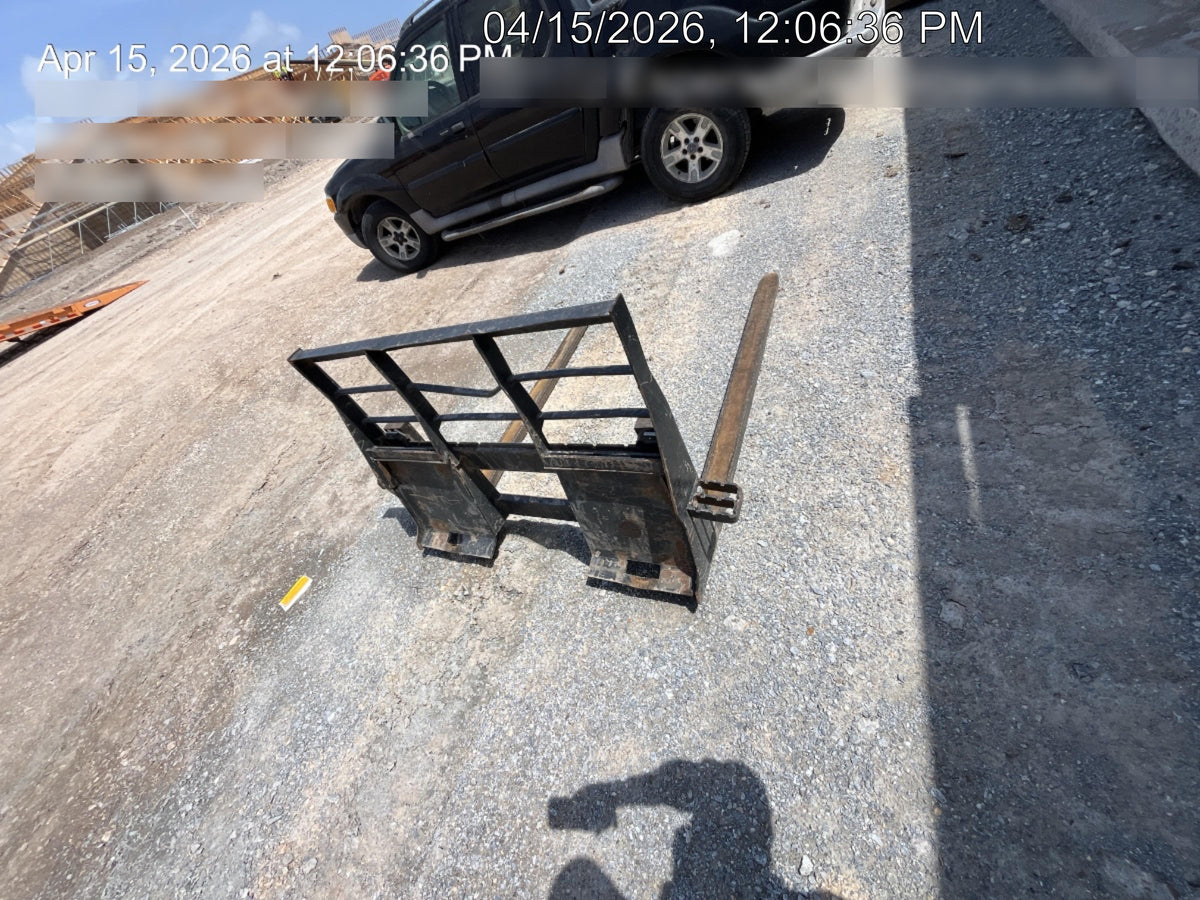 2023 ARROW MATERIAL HANDLING 24" Pallet Fork Frame