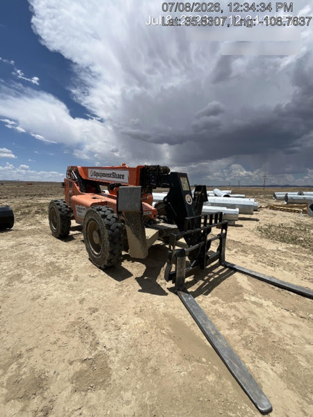 2020 Skytrak 10054 Cab/Heat/Air, Solid Tires, Work Lights, Beacon, Aux Hydraulics, Back up Alarm, Lifting Eye, ES Decals
