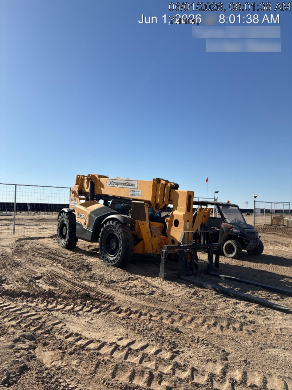 2019 JCB 512-56 74 HP w/CAB/HVAC, Beacon, Aux Hydraulics, Worklights, Solid Tires w/60" Carriage/Forks