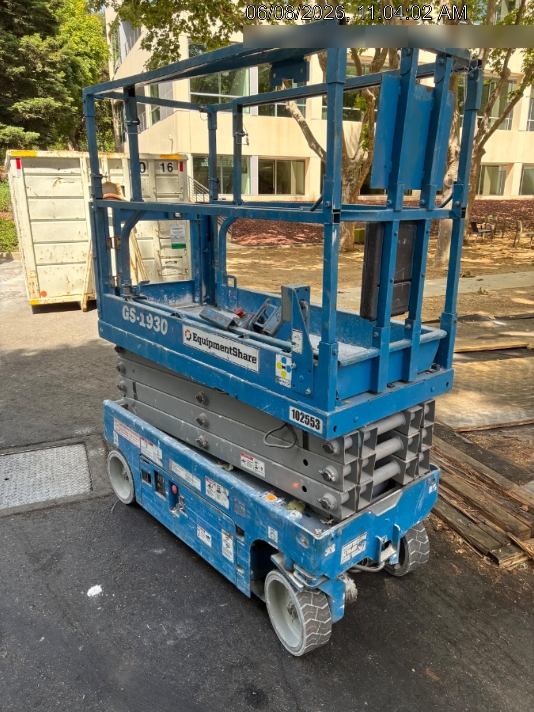2020 Genie GS-1930 Solid Non Marking Tires, Beacon, Folding rails with half height swing gate, 800W Inverter