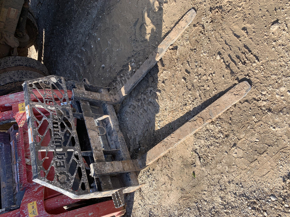 2020 EMKAY 48" Pallet Forks - Emkay