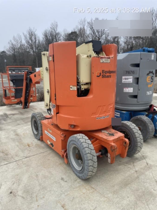 2019 JLG E300AJP