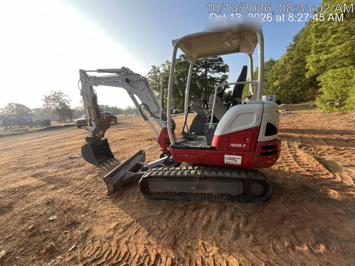 2023 TAKEUCHI TB235-2R