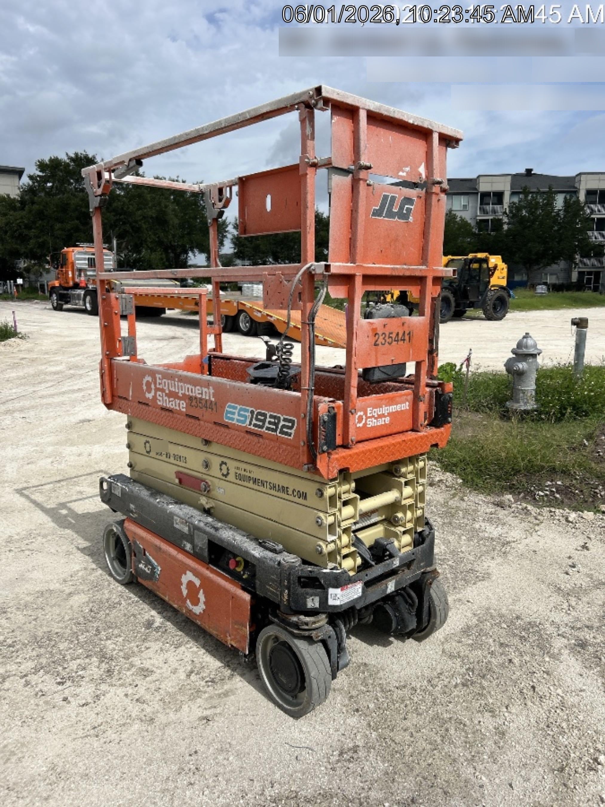 2022 JLG ES1932