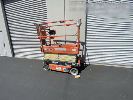 2022 JLG ES1932