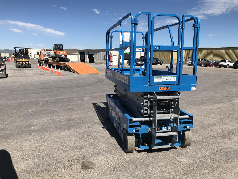2019 Genie GS-2646 folding rails with full height swing gate