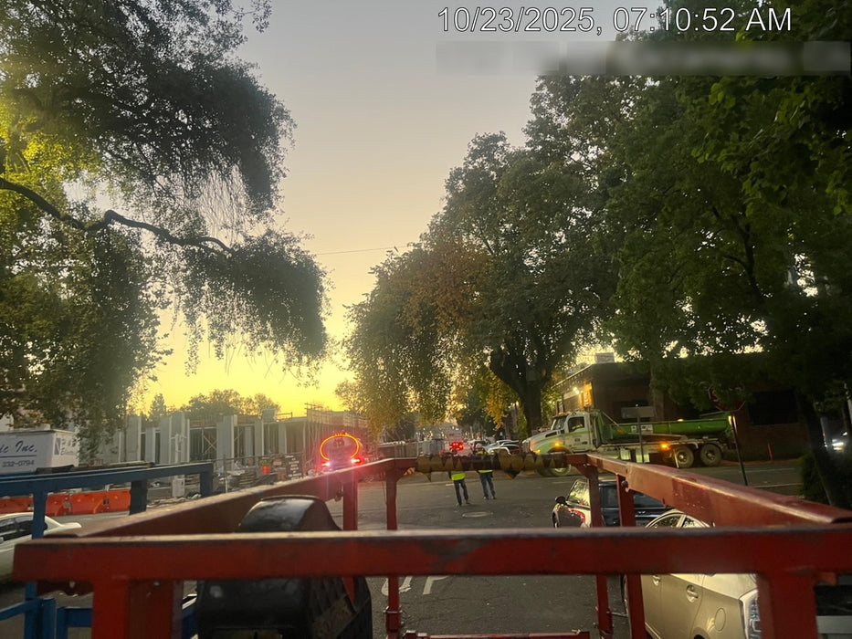 2020 Skyjack SJIII-3219 Solid NM Tires, Half height spring hinged entry gate, Dual Beacons, 800W Inverter