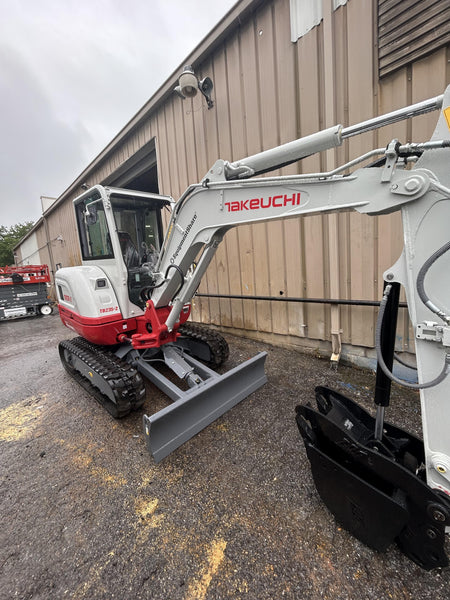 2025 TAKEUCHI TB235-2CR