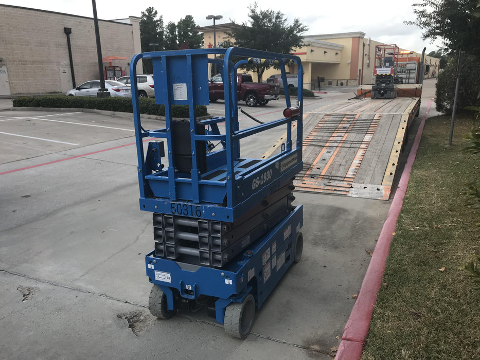 2019 Genie GS-1930 Fixed Rails with Chain Entry