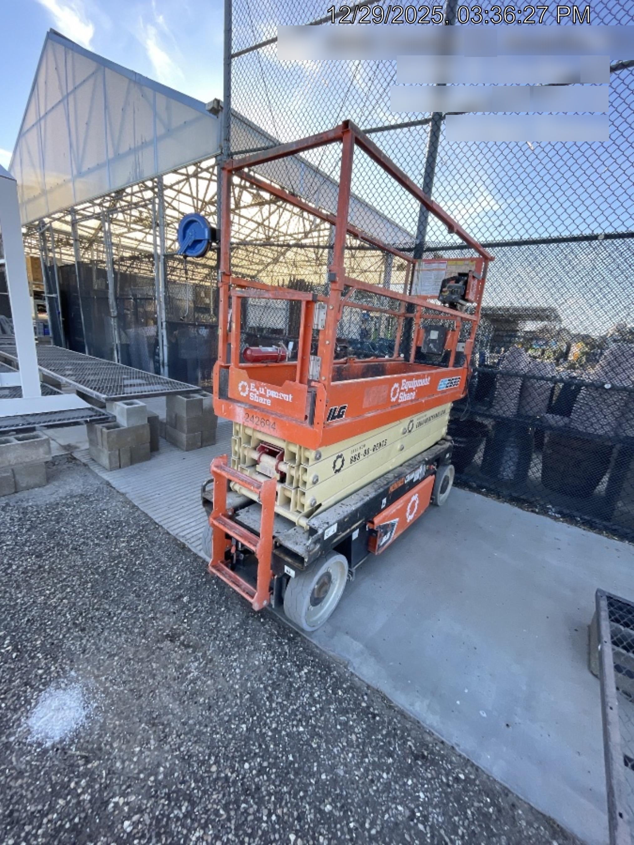 2022 JLG ES2632